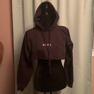 - WLKN CROPPED HOODIE -